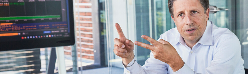 Für Daniel Koller, Head Investment Management Team BB Biotech, sind mehr als nur sinkende Zinsen notwendig, dass Biotech-Aktien wieder stark anziehen. Im cash-Interview sagt er auch, wo er trotzdem bereits jetzt grosse Chancen sieht.