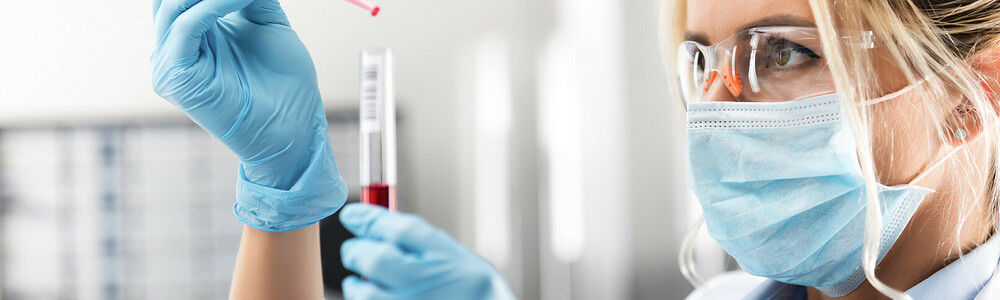 In our interview, Dr. Lukas Leu, Healthcare Analyst, explains how groundbreaking the approval of Biogen's Alzheimer's drug Aduhelm is for research in this difficult disease. Read more in our latest «Healthcare Observer».